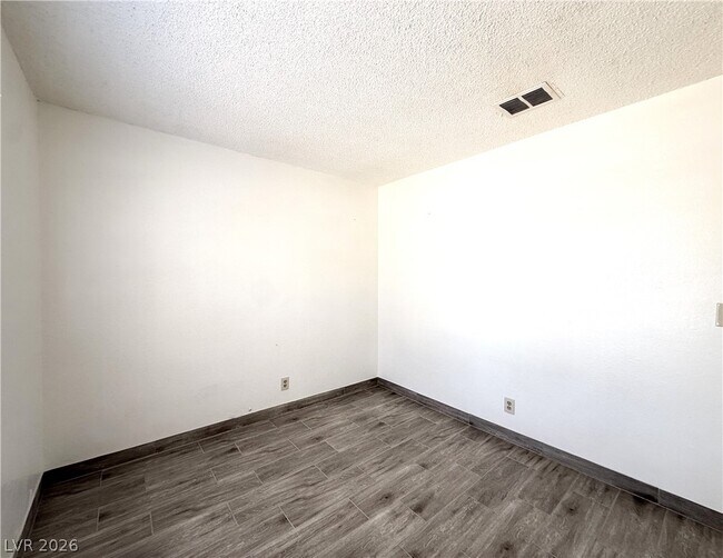 Building Photo - 5625 Ballinger Dr