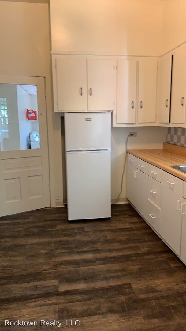 Building Photo - 316 N High St