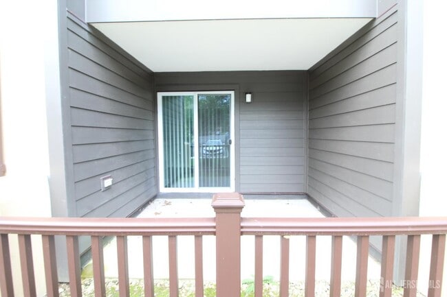 Building Photo - 3123 Sayre Dr