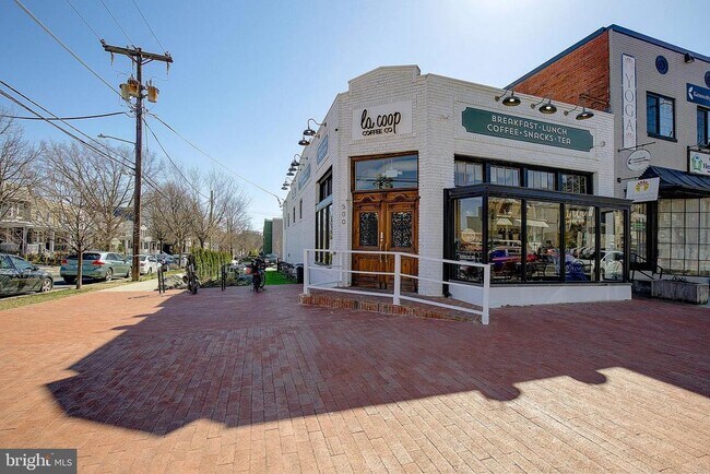 Building Photo - 738 Longfellow St NW