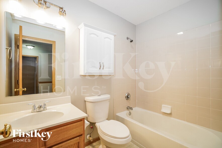 Building Photo - 1211 Sassafras Ln