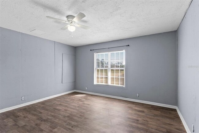 Building Photo - 16727 SE 91st St