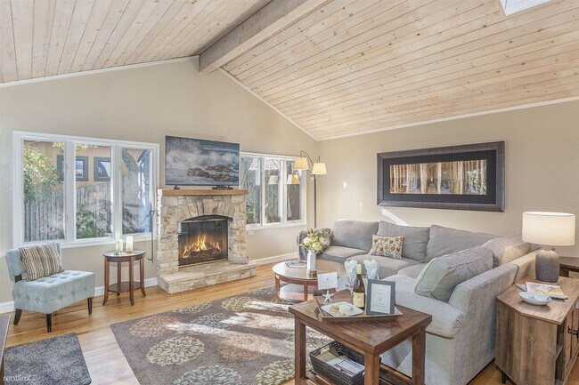 Primary Photo - 3 br, 2.5 bath House - 3875 The Hideout