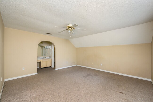 Building Photo - 4863 Kensington Ln