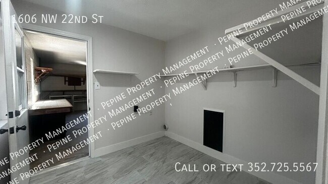 Building Photo - 1606 NW 22nd St