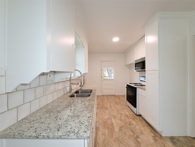 Building Photo - 2816 Elser St