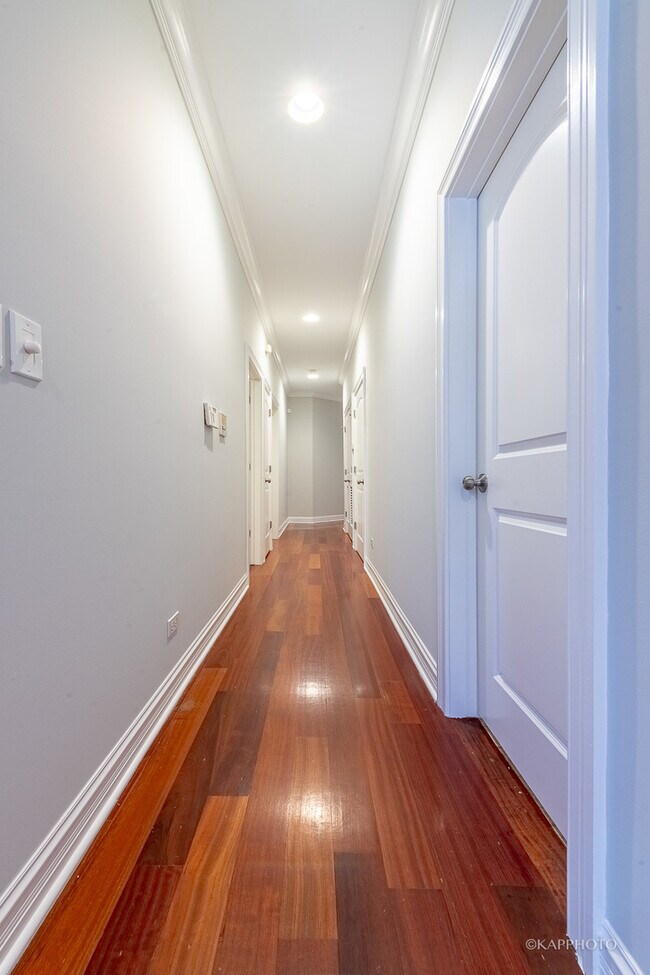 Building Photo - 4418 S Indiana Ave