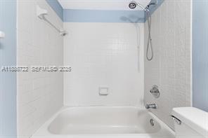 Building Photo - 1018 Twin Lakes Dr