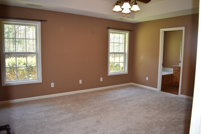 Building Photo - 2470 Navigator Cir