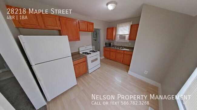 Building Photo - 28218 Maple St