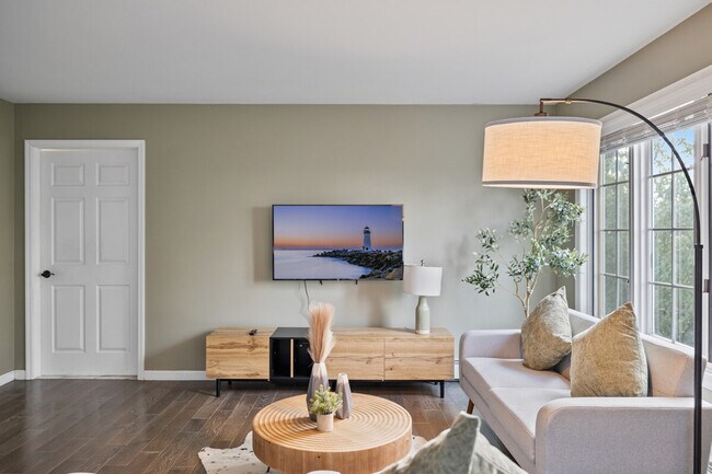 Building Photo - 321 Museum Village Rd