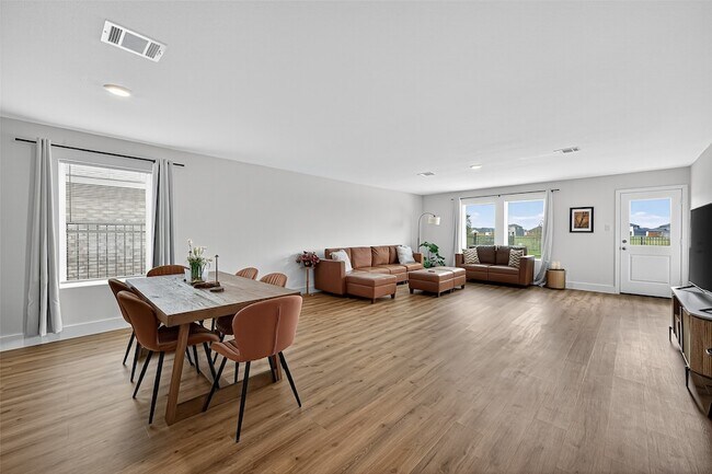Building Photo - 27615 Seascape Vlg Dr