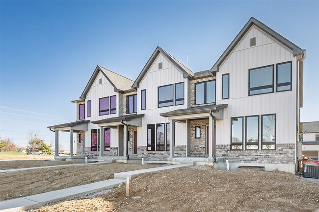 Building Photo - 30 Pheasant Ln