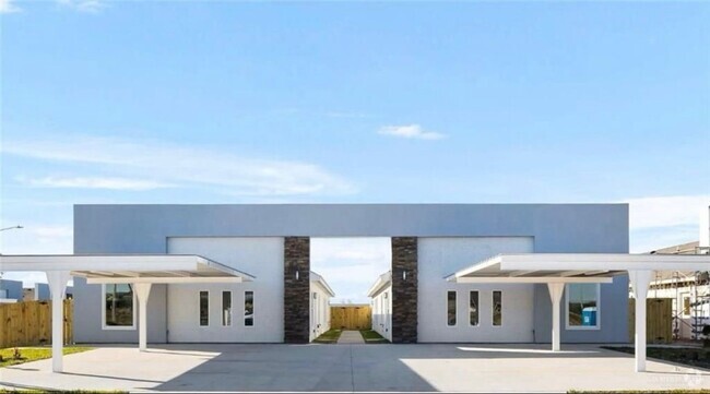 Building Photo - 5809 Ozark Ave