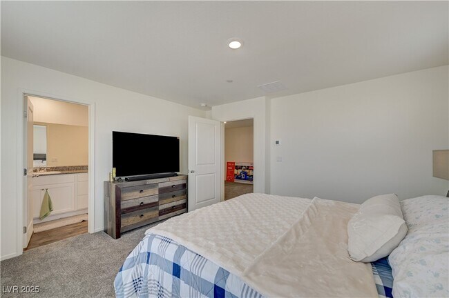 Building Photo - 360 Summer Sparrow Ave