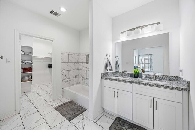 Building Photo - 3825 Easy St