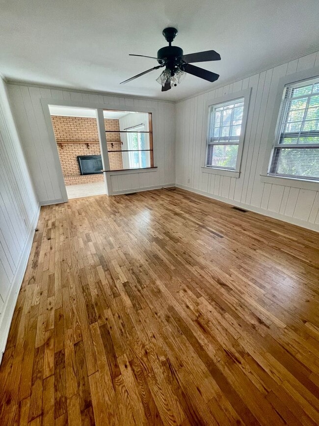 Building Photo - Spacious 2 Bed, 1 Bath Home in Arden With Bonus Sun Room, $1725