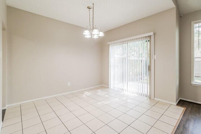 Building Photo - 22919 Pebworth Pl