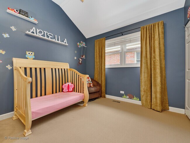 Building Photo - Rarely available single family home for rent in the Southport Corridor!