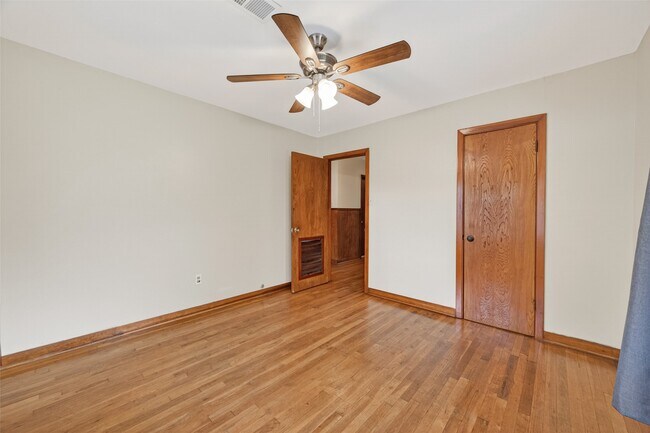 Building Photo - 4019 Beatrice Ave