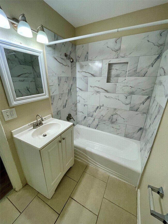 Building Photo - 6144 Doulton Dr