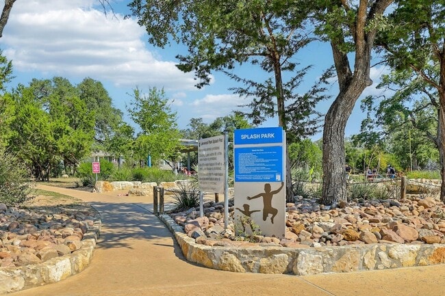 Building Photo - 1737 Fountain Bridge Dr