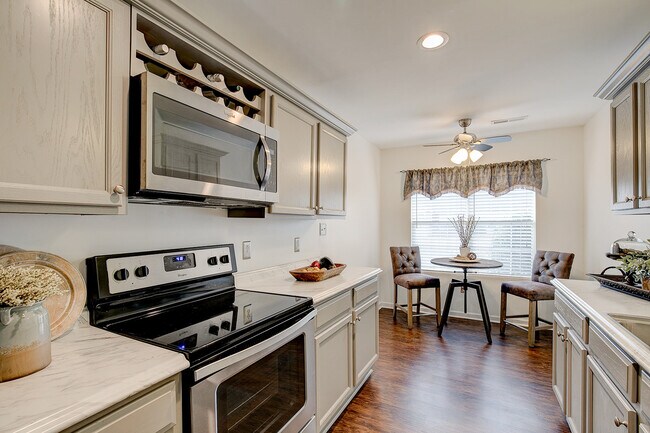 Building Photo - 4 Creekbend Ct