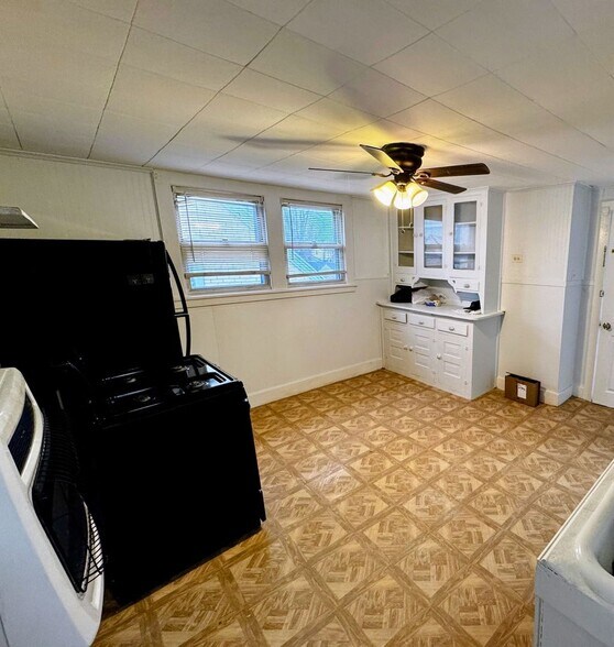 Building Photo - 108 David Ave