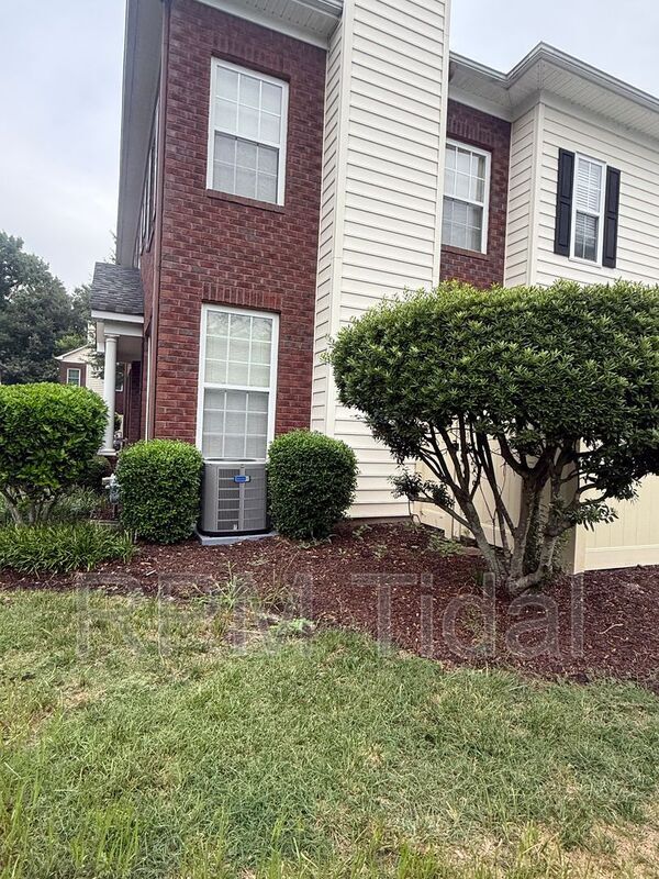 Building Photo - 5813 Ludington Dr