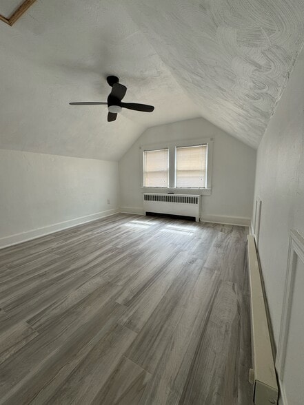 Building Photo - 1316 Maple Ave