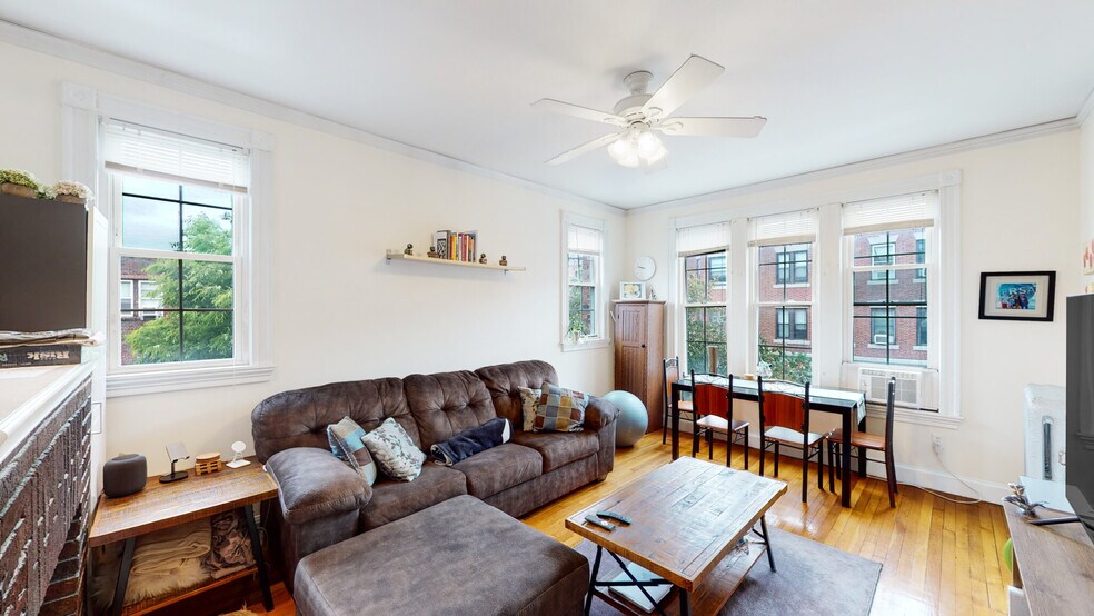 Building Photo - 15 Glenville Ave