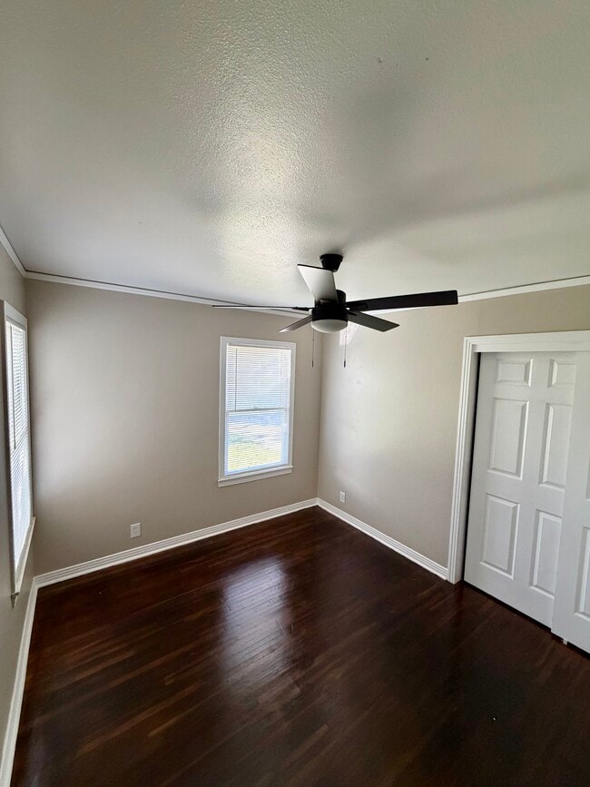 Building Photo - 3933 Harris Dr