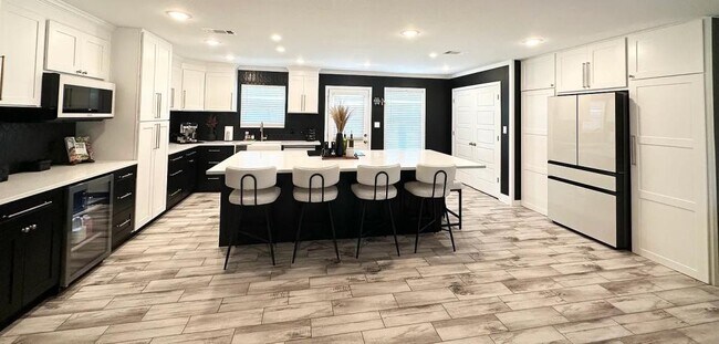 Building Photo - 8440 Mint Julep Dr