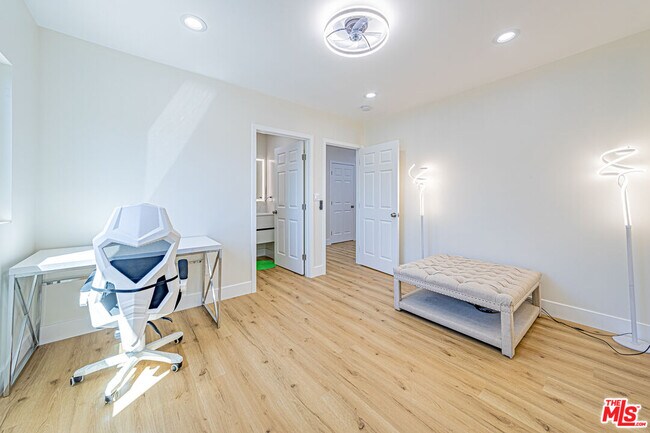 Building Photo - 5631 La Mirada Ave