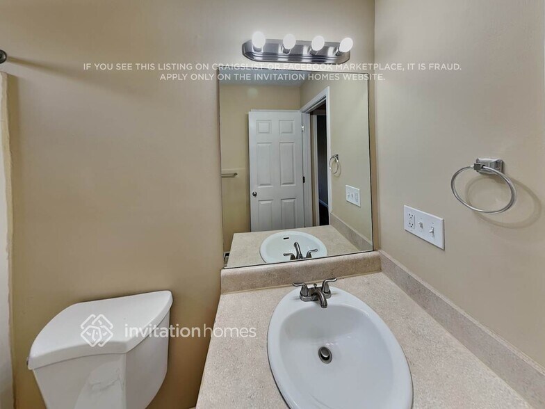 Building Photo - 2700 Archer Way