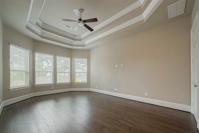 Building Photo - 115 N Winter Sunrise Cir
