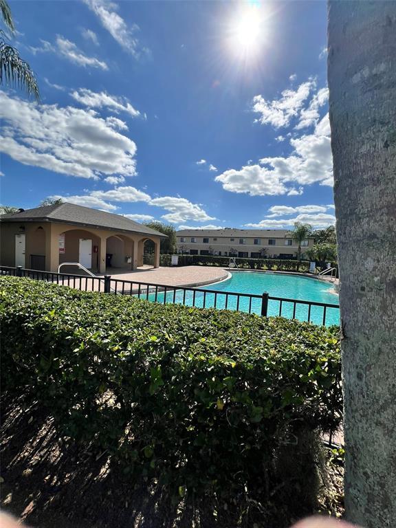 Building Photo - 2202 Seven Oaks Dr