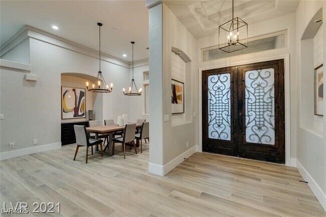 Building Photo - 794 Bolle Way