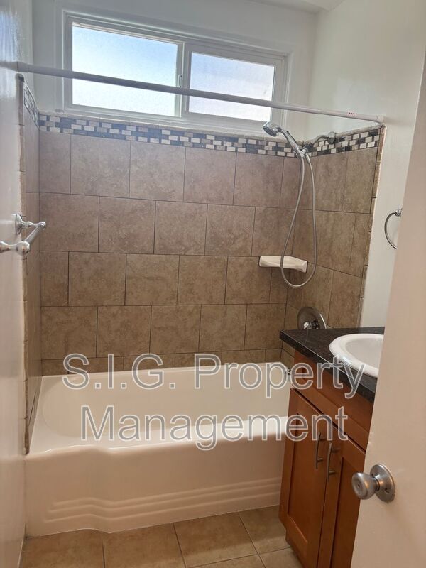 Building Photo - 5637 Strohm Ave