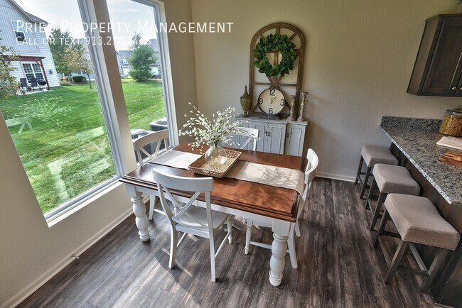 Building Photo - 8884 Inkster St