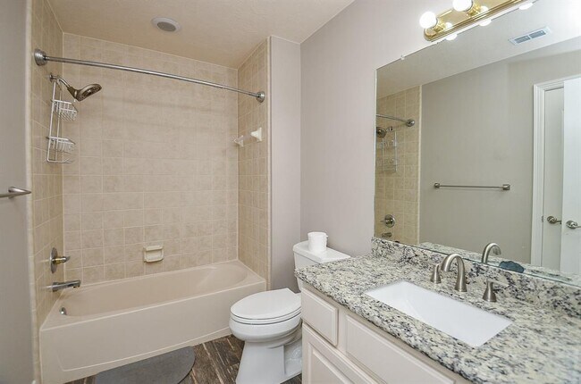 Building Photo - 1407 Kennoway Park Dr