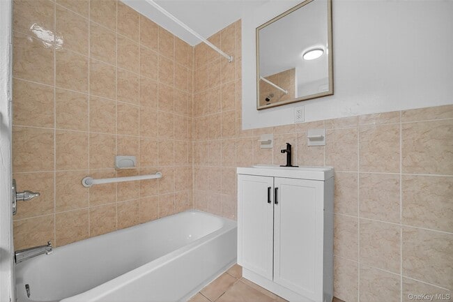 Building Photo - 23 Ann St