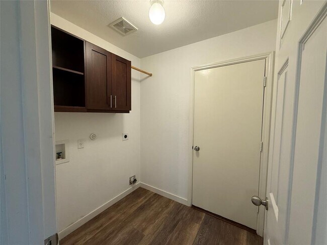 Building Photo - 11524 Ashbrook Dr