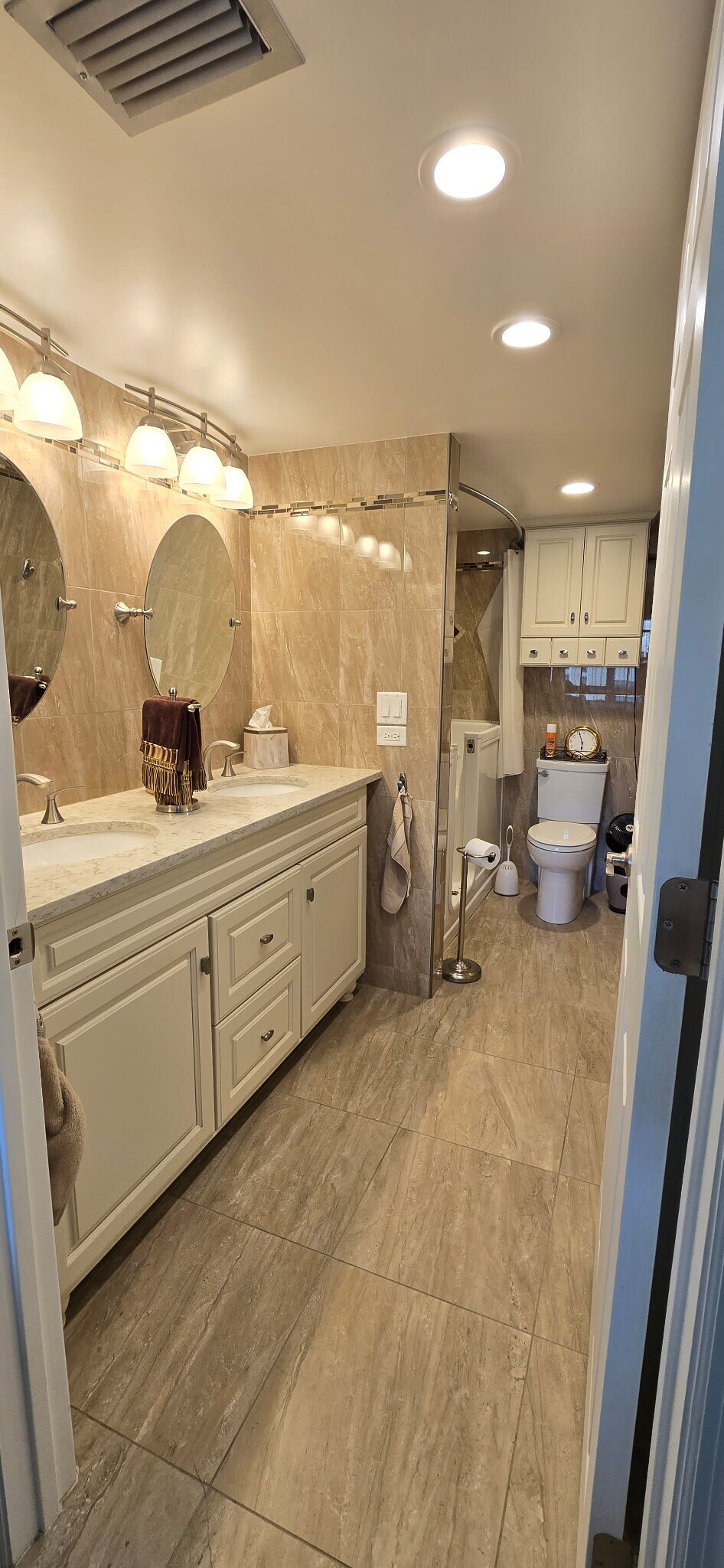 Master bath - 14255 Rosemary Ln