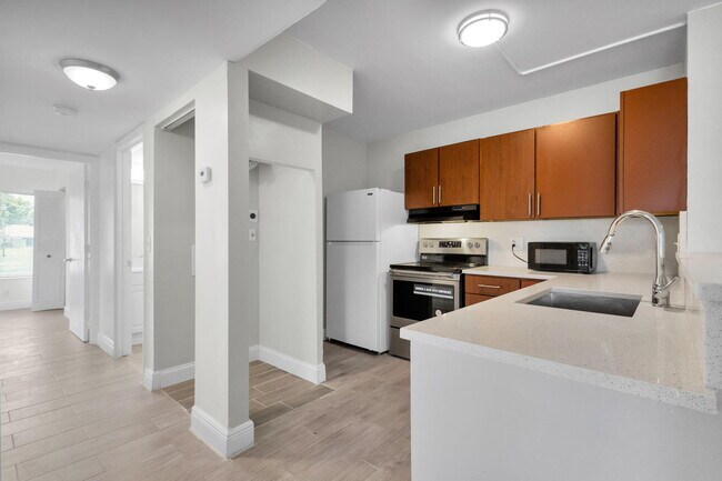 Building Photo - 1011 Green Pine Blvd