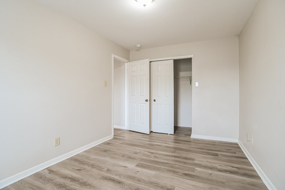 Building Photo - 1528 Bray Dr