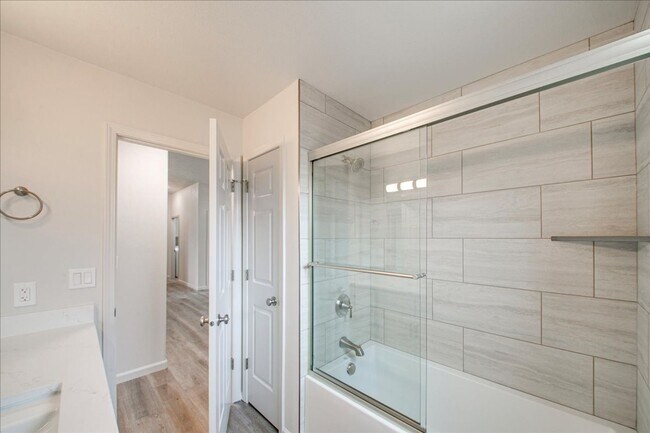 Building Photo - Beautifully Remodeled Home in Northwest Meridian