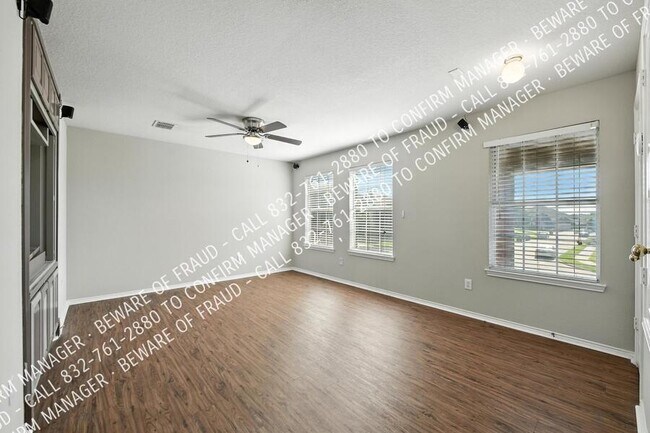 Building Photo - 9141 Saratoga Rd
