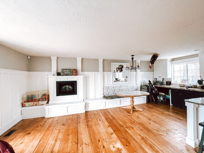 Building Photo - Spacious 4 Bedroom 3 Bath in Orem