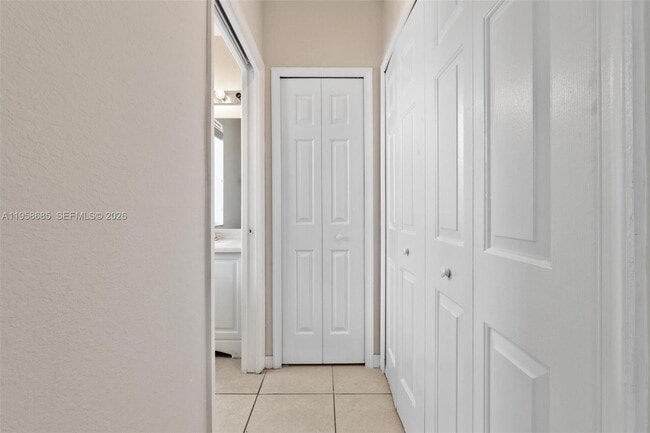 Building Photo - 1458 SE 24th Ct